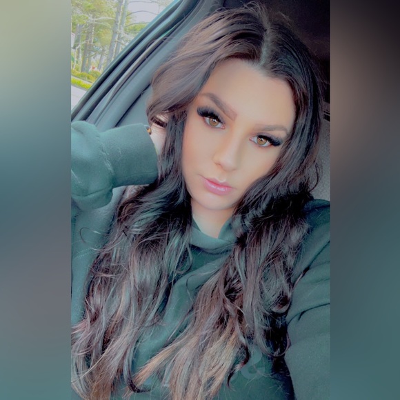 Meet your Posher, Mary - Picture 2 of 2